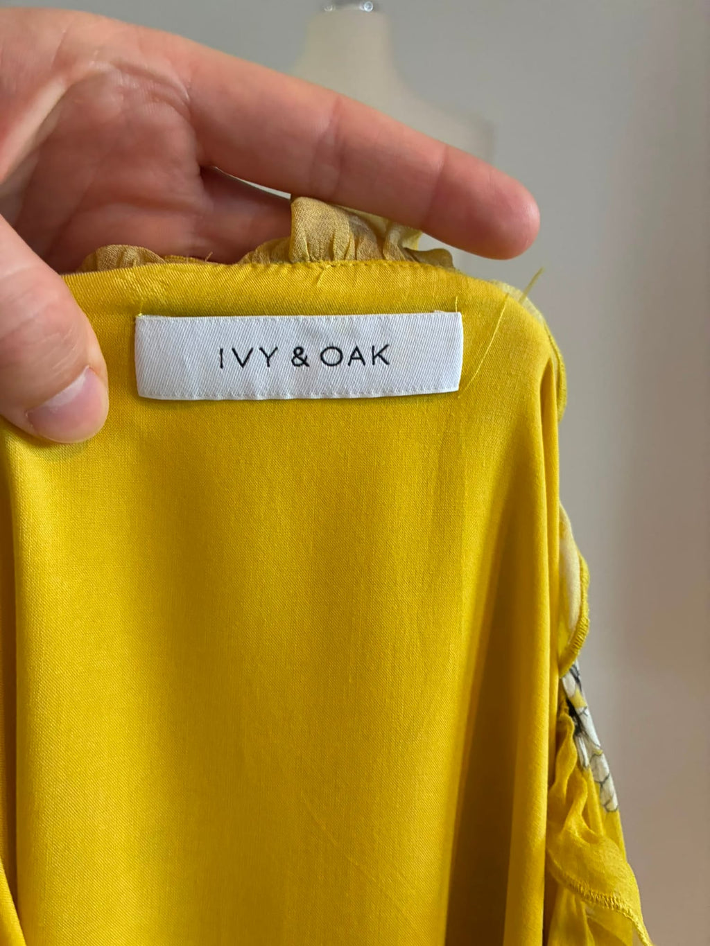 Ivy & Oak Midikleid Größe 42 in Senfgelb mit floralem Muster