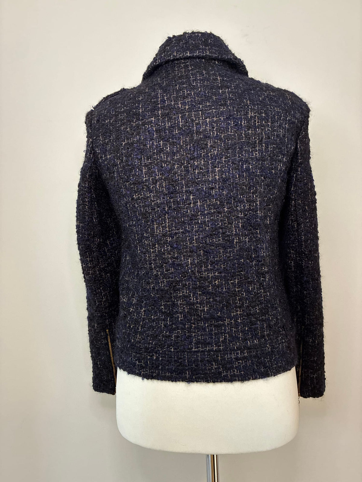 Sézane Bouclé-Jacke, Größe M, Dunkelblau meliert, Rückansicht