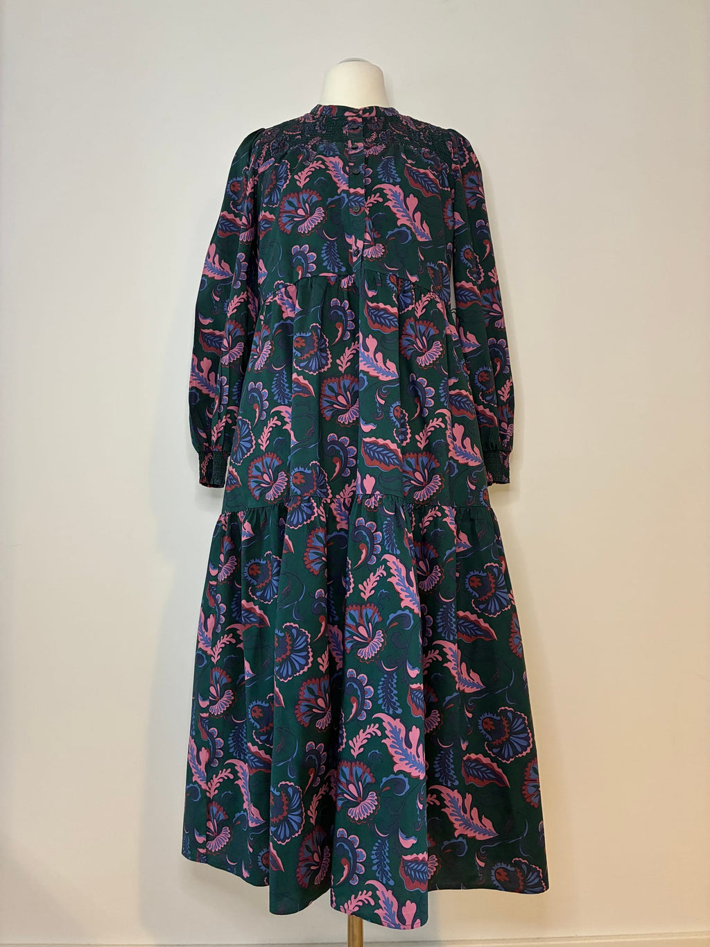 Boden Midikleid, Größe 42, Dunkelgrün mit Paisley-Print in Rosa, Blau und Bordeaux, Rückansicht
