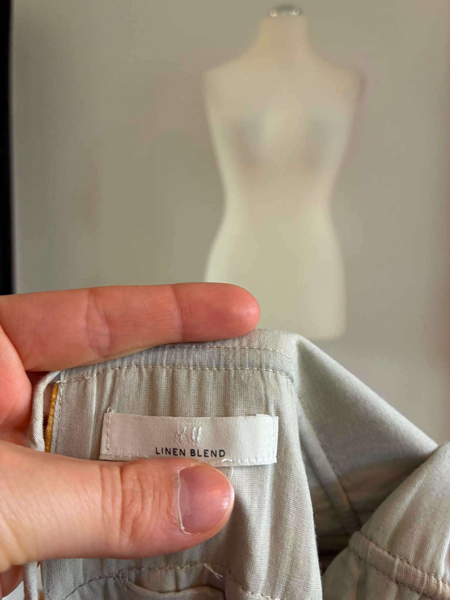 Ärmelloses Maxikleid aus Leinenmischung in Olivgrün