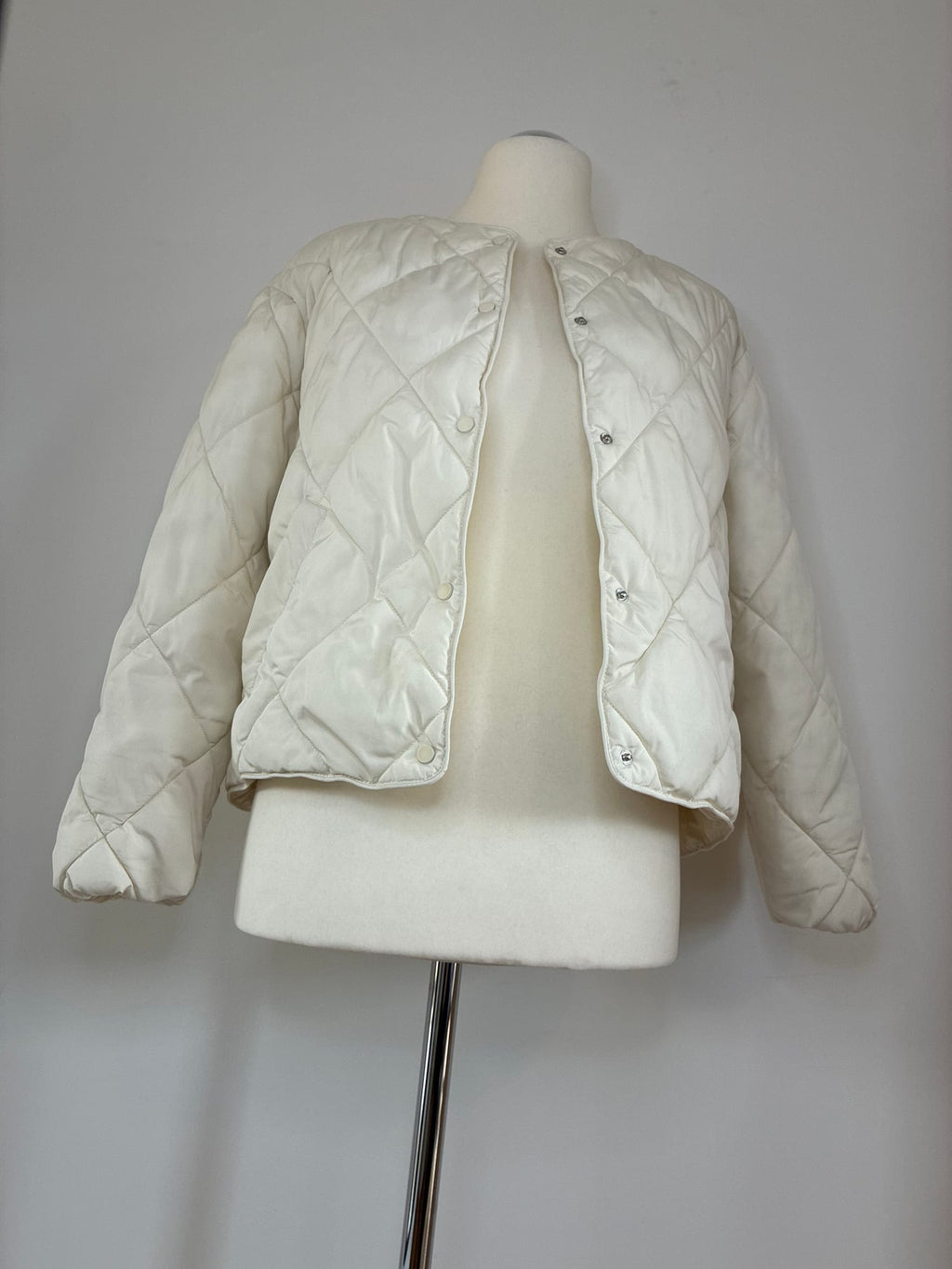 Reserved Steppjacke, Größe S, Cremeweiß, Vorderansicht