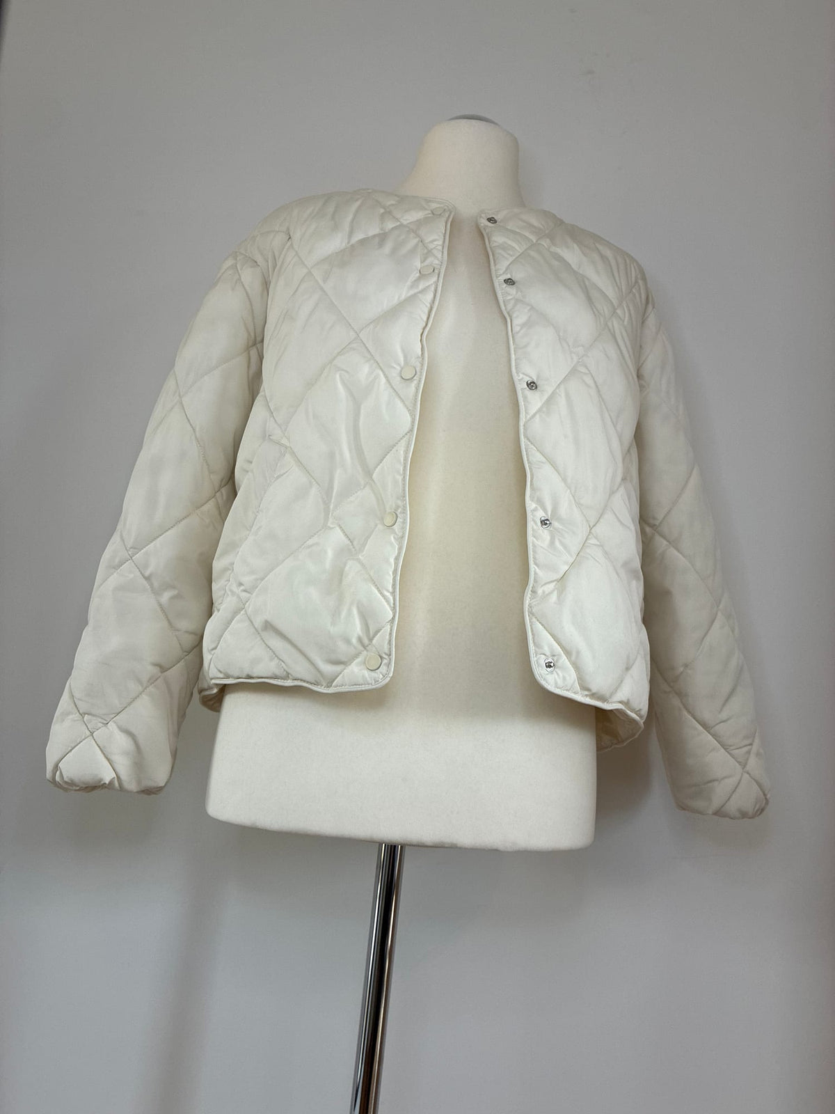 Reserved Steppjacke, Größe S, Cremeweiß, Vorderansicht