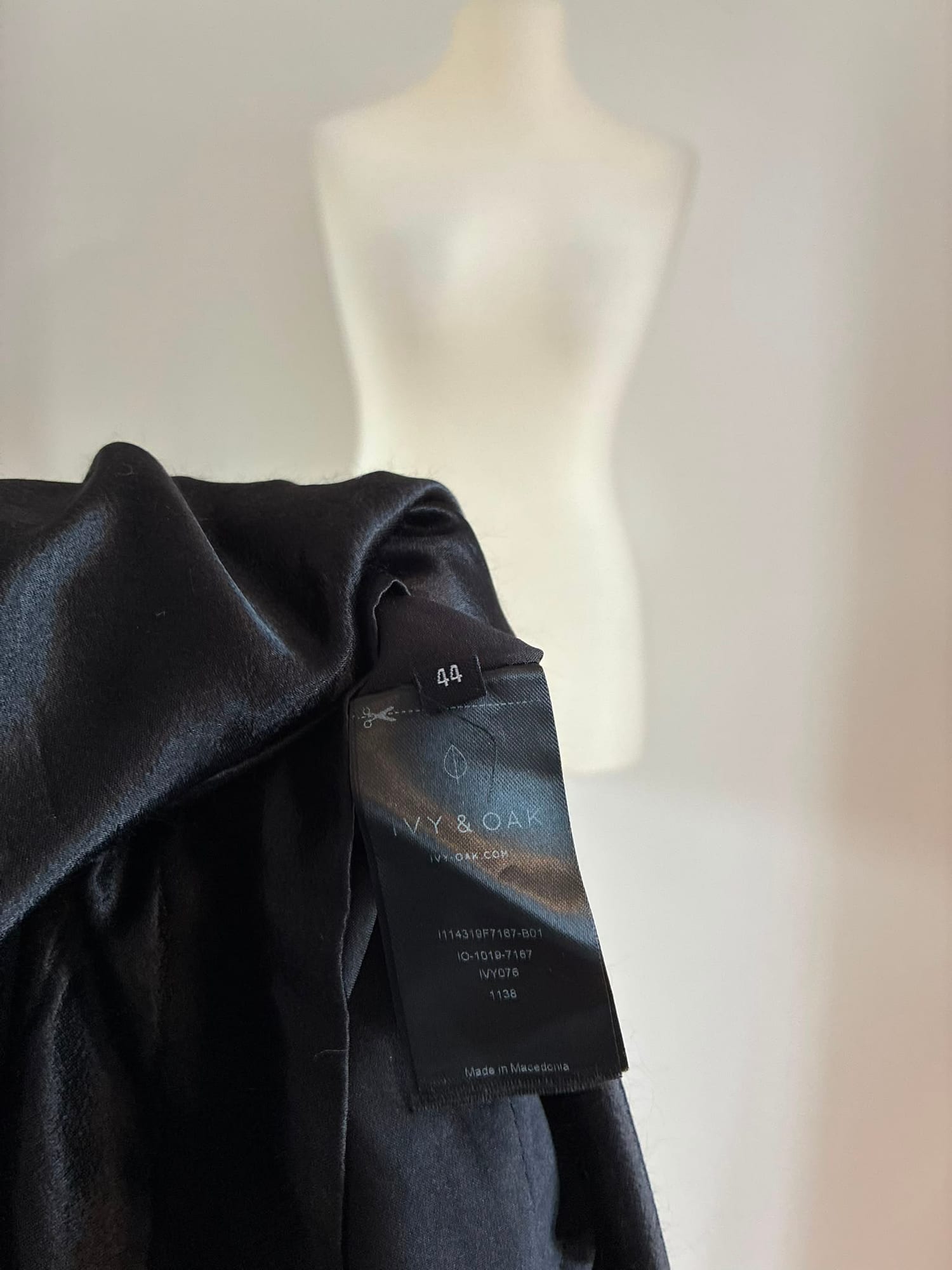 Elegantes IVY & OAK Kleid Größe 44 in Schwarz mit Gürtel