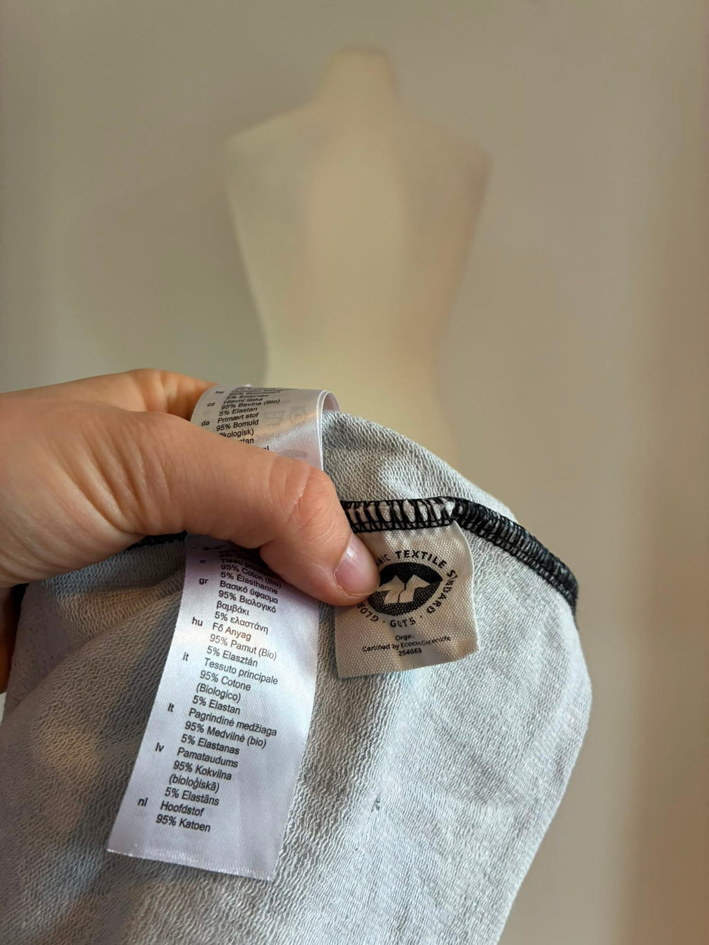 Verspieltes Langarmkleid Größe M in Schwarz mit Kaktusmuster