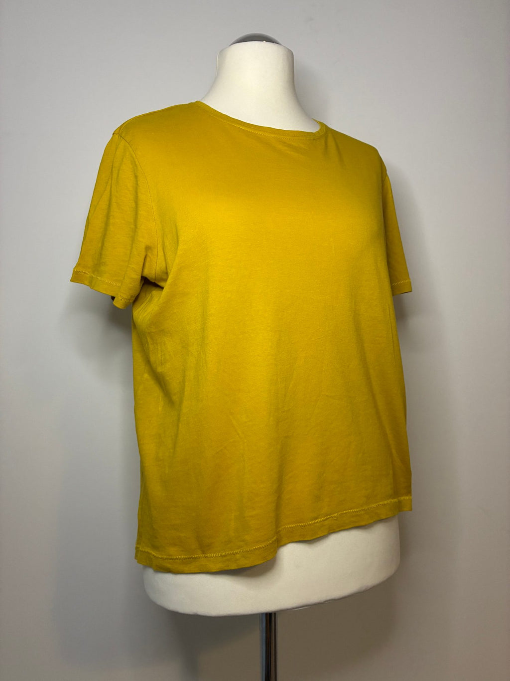 Zara Trafaluc T-Shirt, Größe L, Senfgelb, Seitenansicht