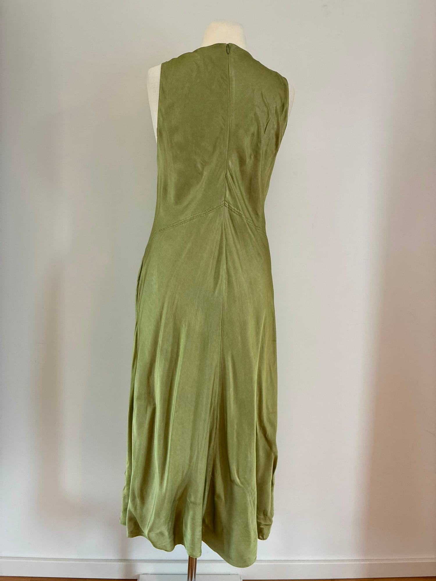Ärmelloses Maxikleid aus Leinenmischung in Olivgrün
