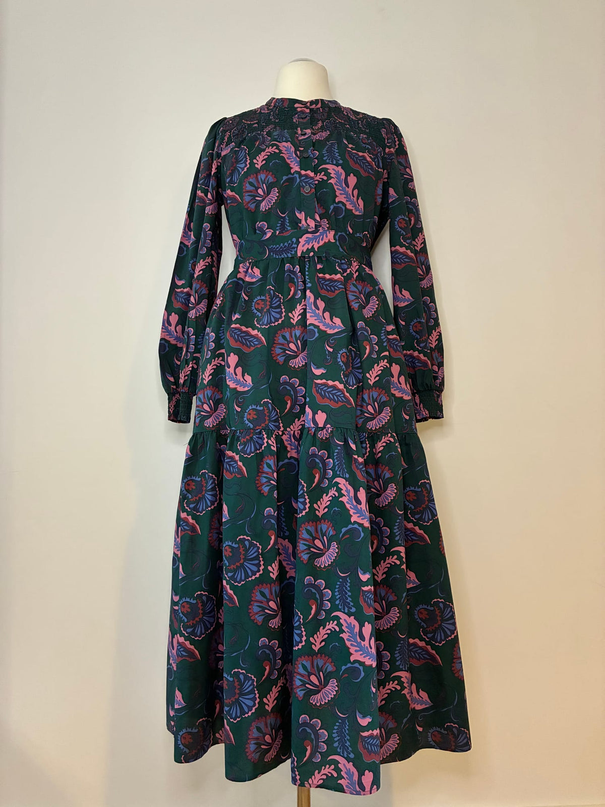 Boden Midikleid, Größe 42, Dunkelgrün mit Paisley-Print in Rosa, Blau und Bordeaux, Rückansicht 2