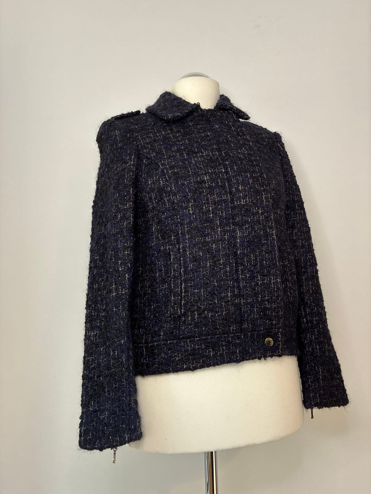 Sézane Bouclé-Jacke, Größe M, Dunkelblau meliert, Seitenansicht