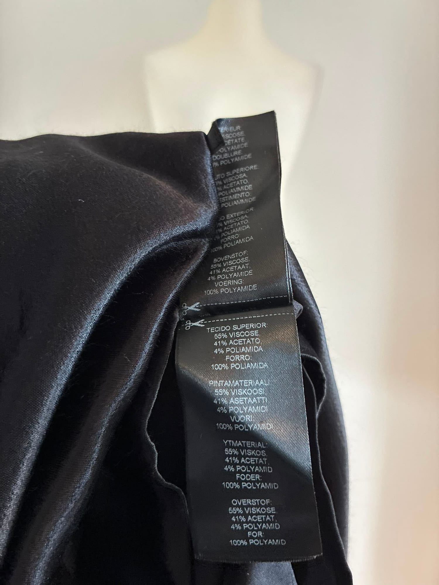 Elegantes IVY & OAK Kleid Größe 44 in Schwarz mit Gürtel