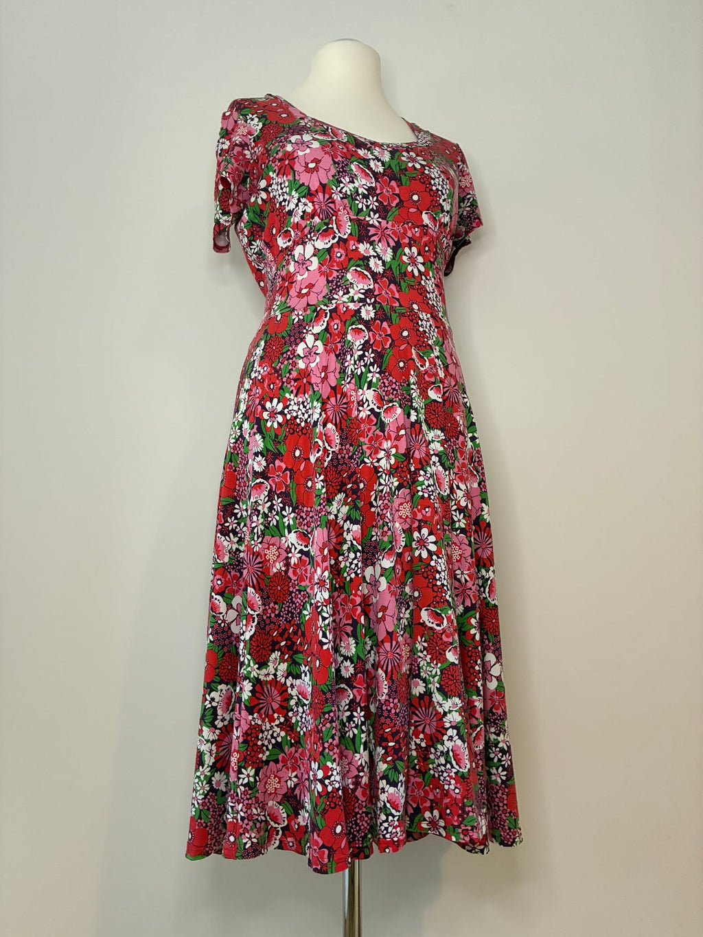 Blutsgeschwister Kleid, Größe XL, Rot-Pink mit buntem Blumenmuster, Seitenansicht