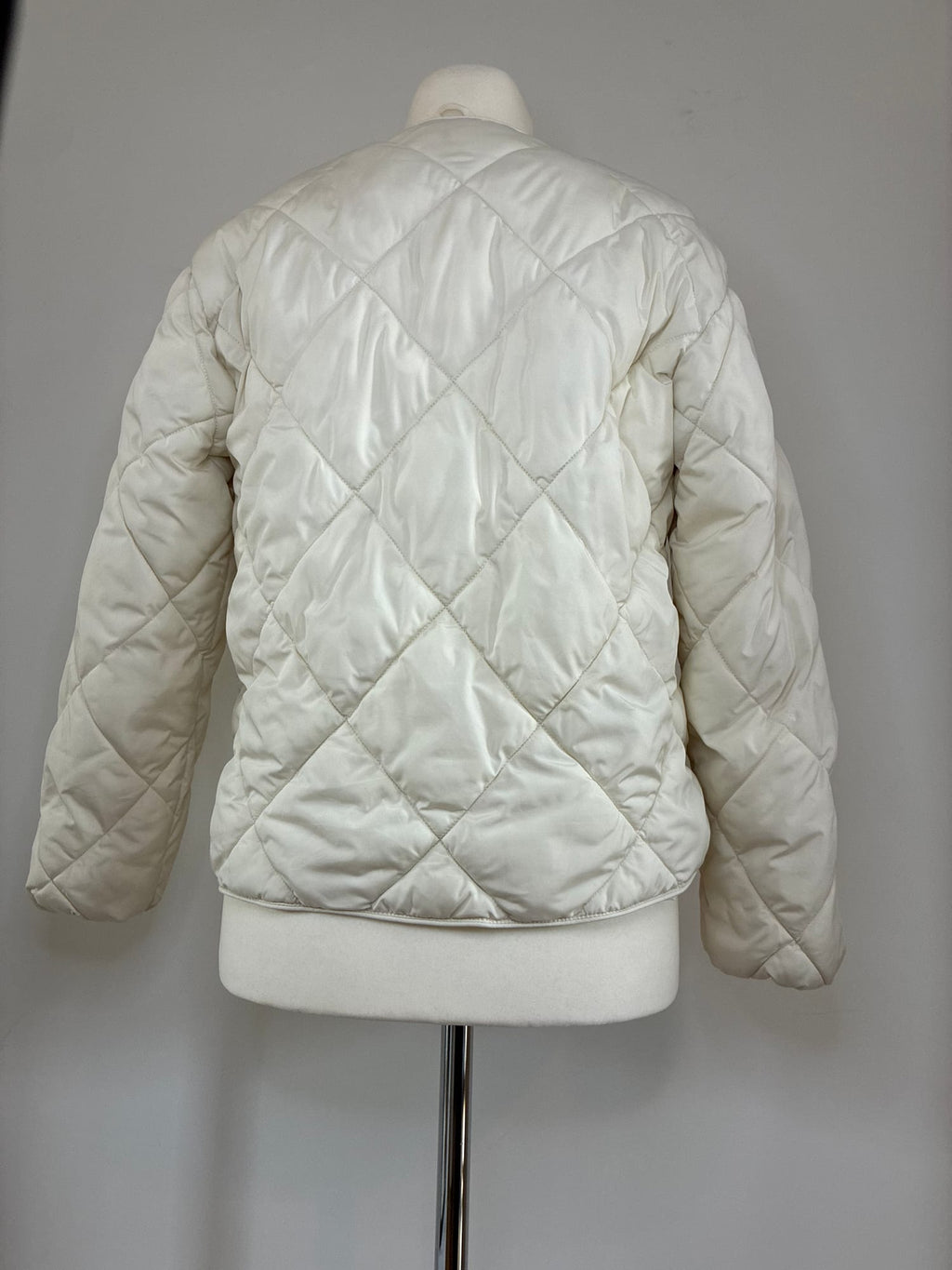 Reserved Steppjacke, Größe S, Cremeweiß, Rückansicht