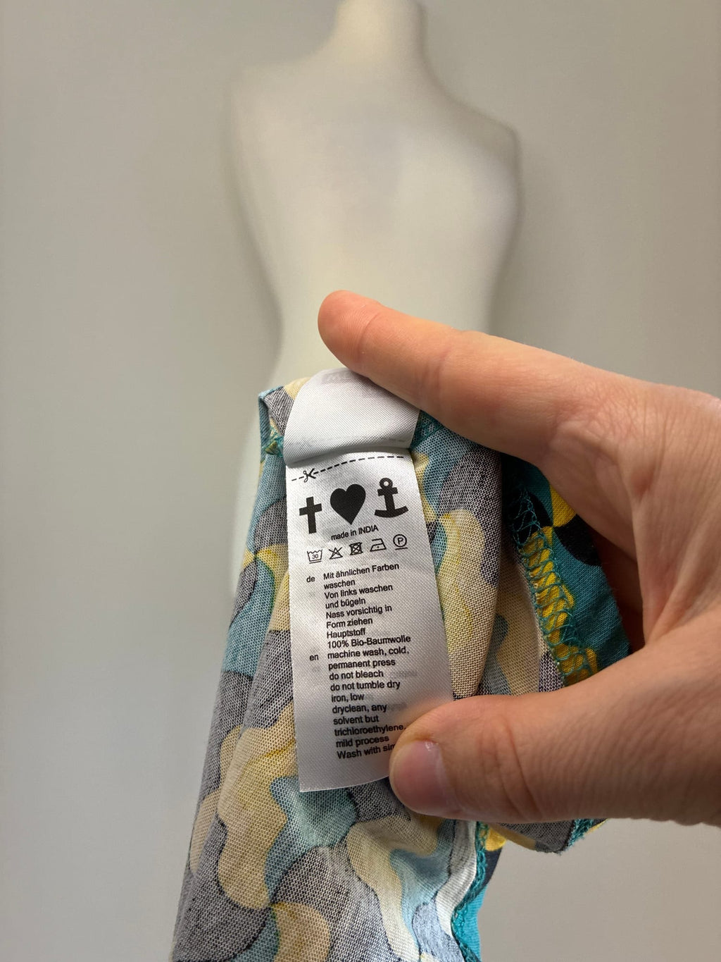 Blutsgeschwister Jerseykleid, Größe L, Schwarz mit Senfgelb und Türkis, Materialetikett