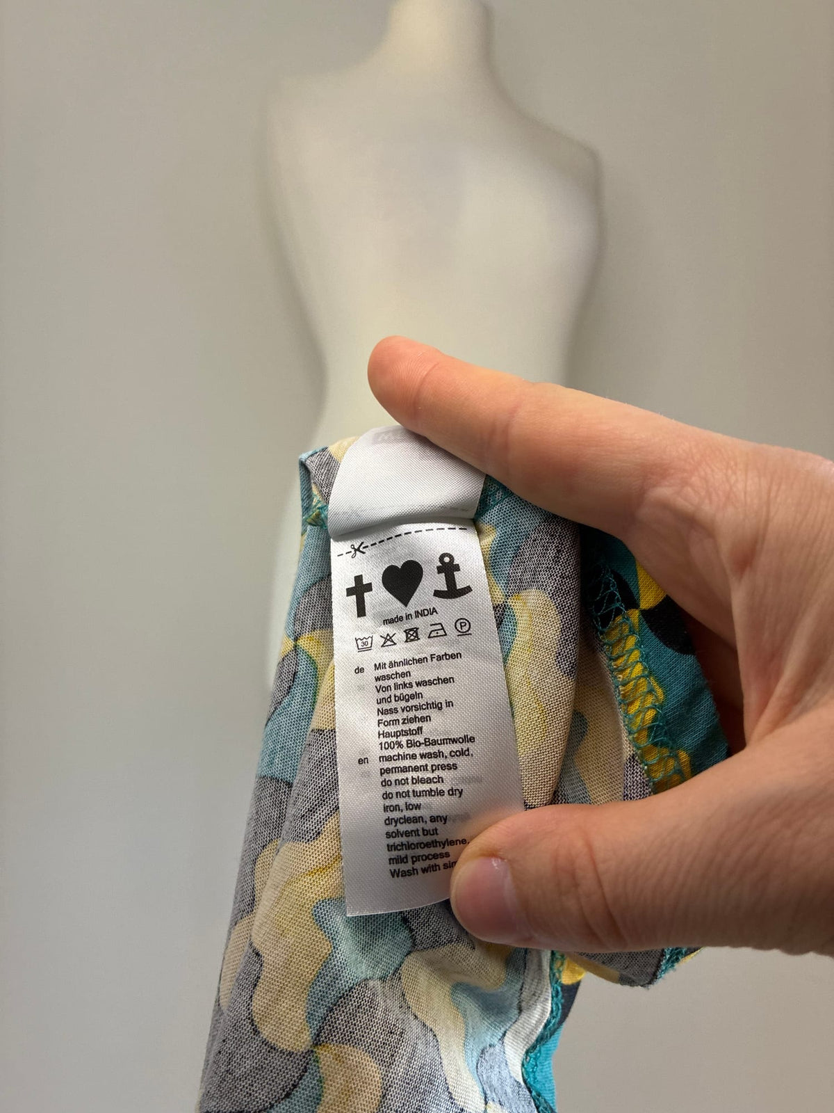 Blutsgeschwister Jerseykleid, Größe L, Schwarz mit Senfgelb und Türkis, Materialetikett