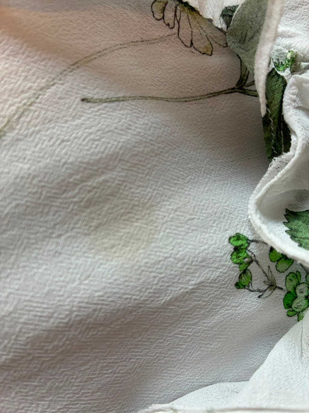 Ivy & Oak Bluse Größe 42 in Weiß mit grünem Blumenmuster und Volants