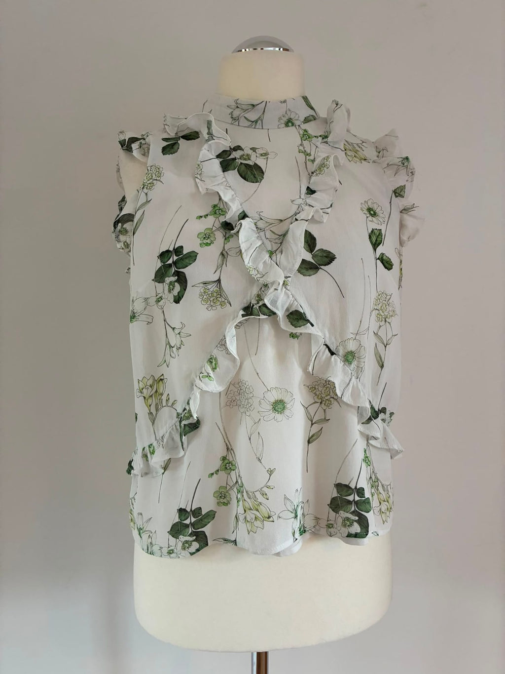 Ivy & Oak Bluse Größe 42 in Weiß mit grünem Blumenmuster und Volants