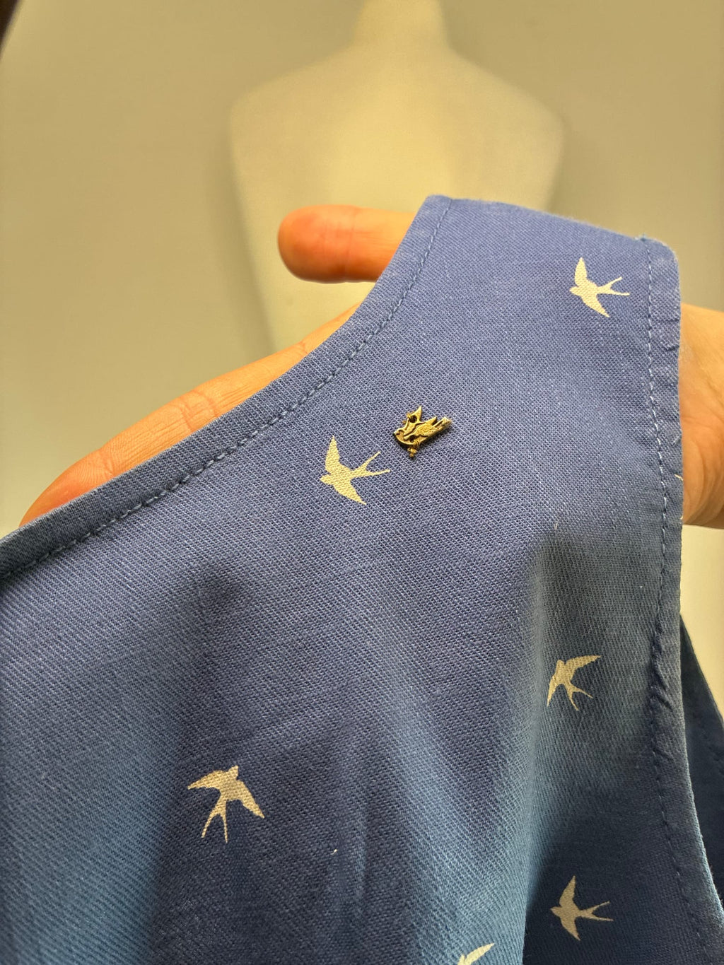 Kleid, Größe L, Graublau, Detailaufnahme