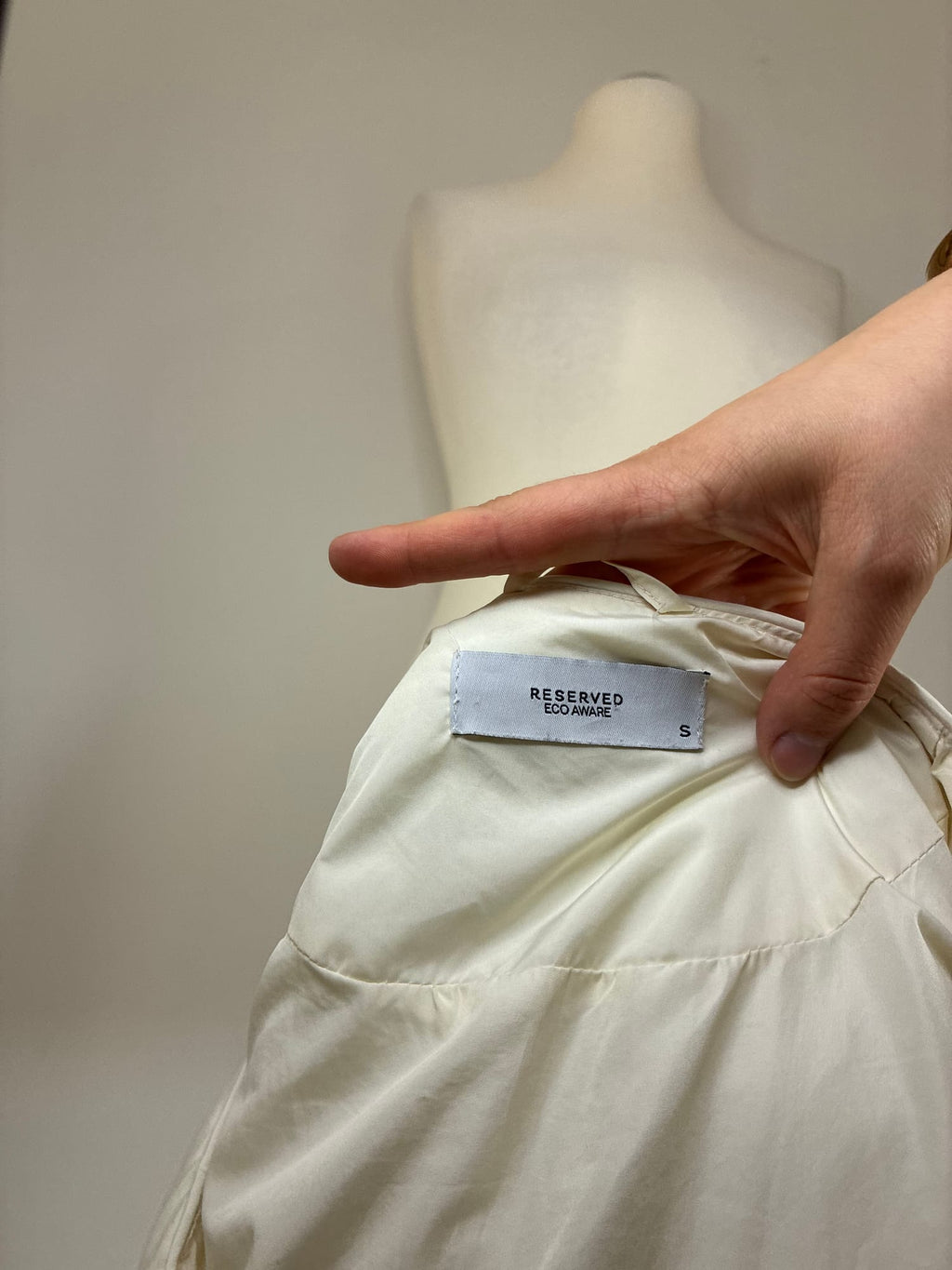 Reserved Steppjacke, Größe S, Cremeweiß, Markenetikett