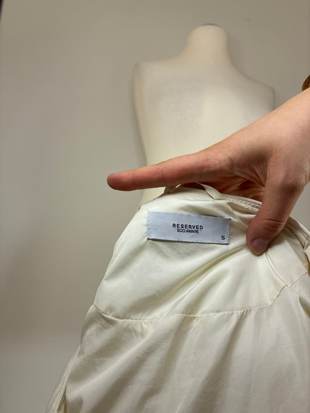 Reserved Steppjacke, Größe S, Cremeweiß, Markenetikett