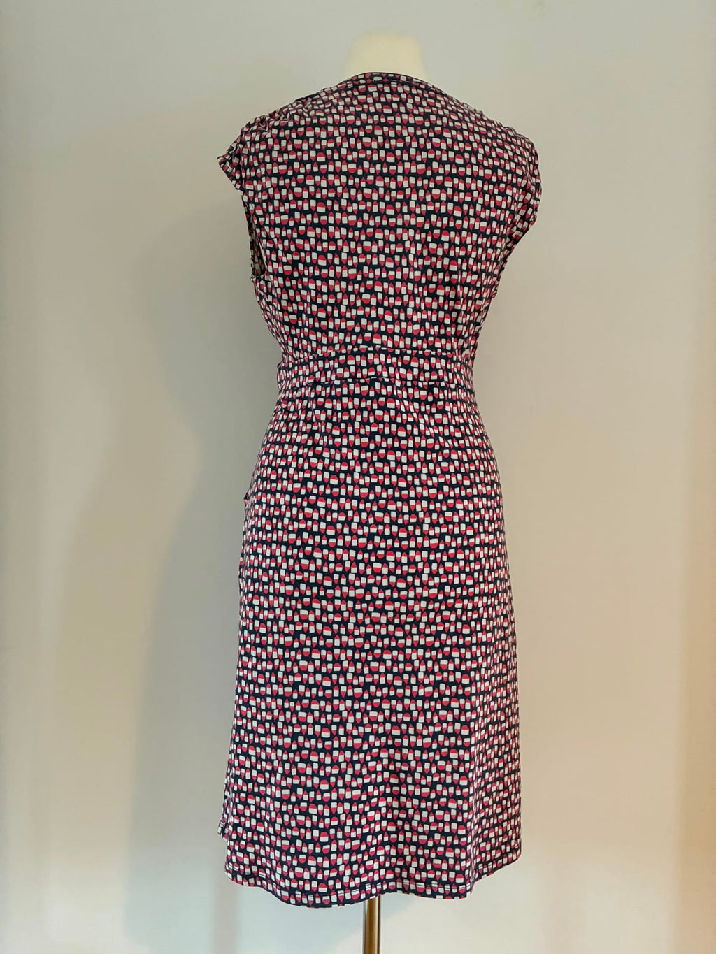Gemustertes Jerseykleid von Boden Größe 44 in Dunkelblau und Rot mit Taschen