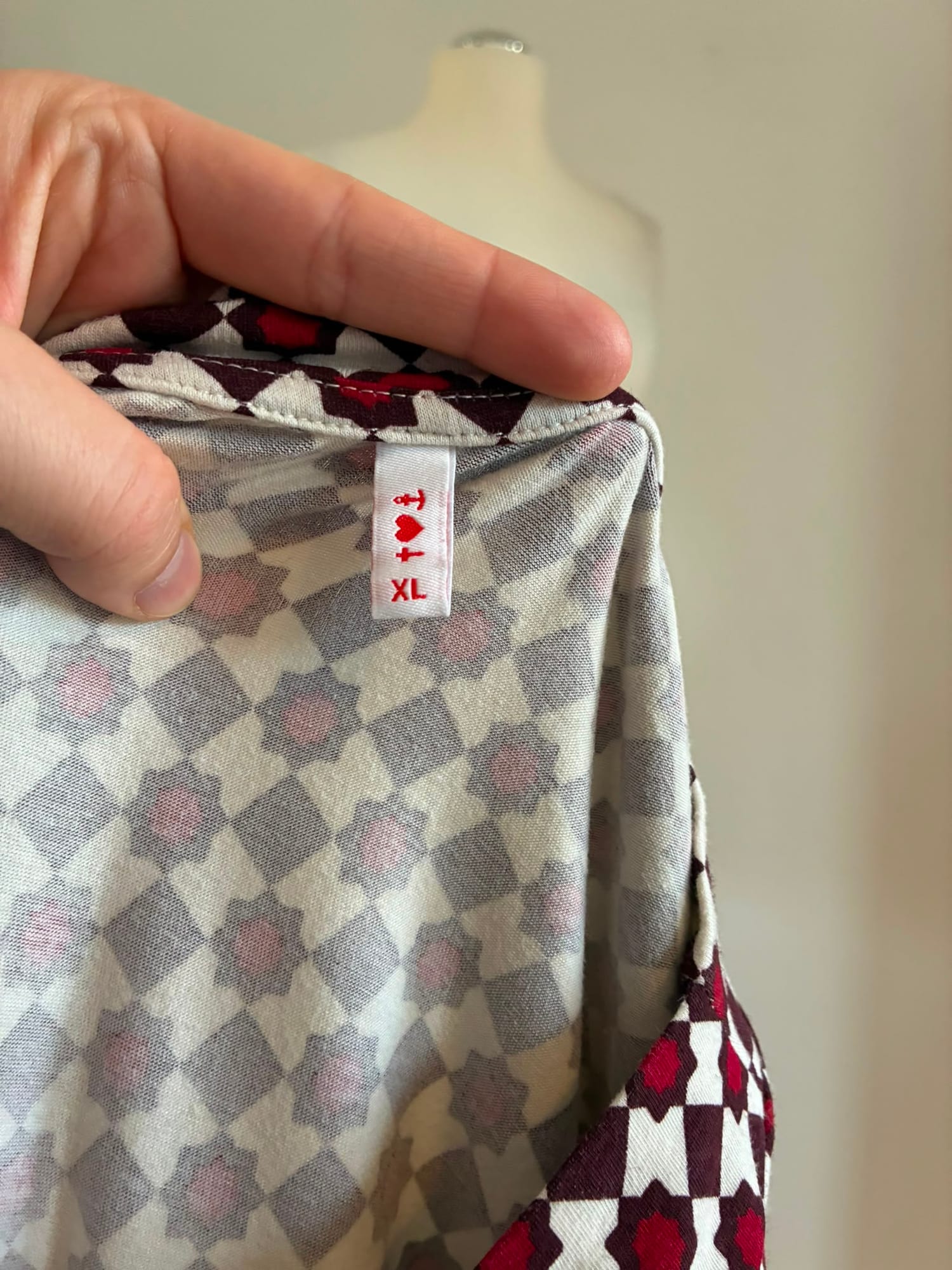 Blutsgeschwister Jerseykleid Größe XL in Bordeaux und Cremeweiß mit Retro-Muster