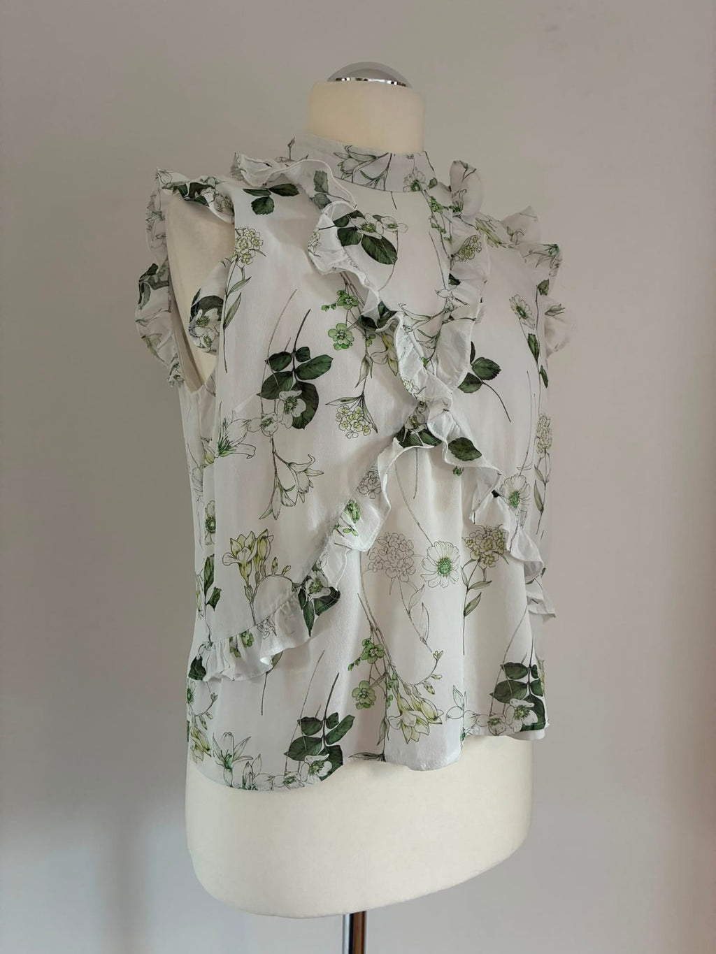 Ivy & Oak Bluse Größe 42 in Weiß mit grünem Blumenmuster und Volants