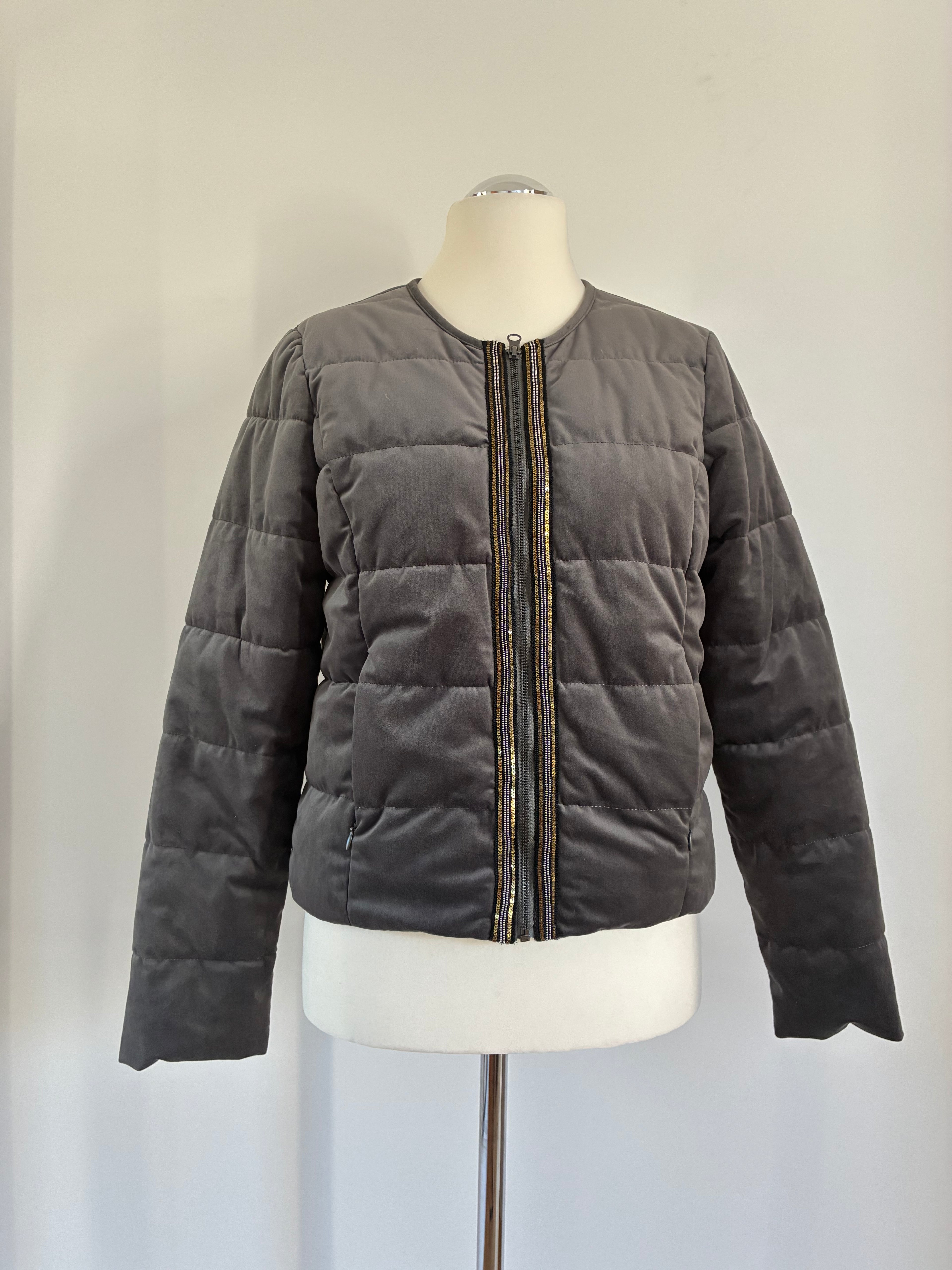 Edle Cream Steppjacke Größe L 40 in Grau mit Samtoptik und goldfarbenem Zipper