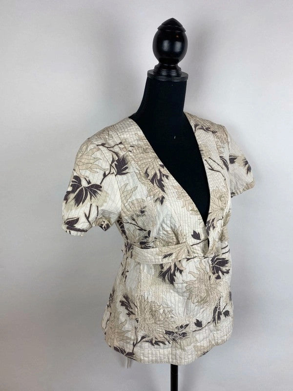 Extravagante Bluse mit Blumen