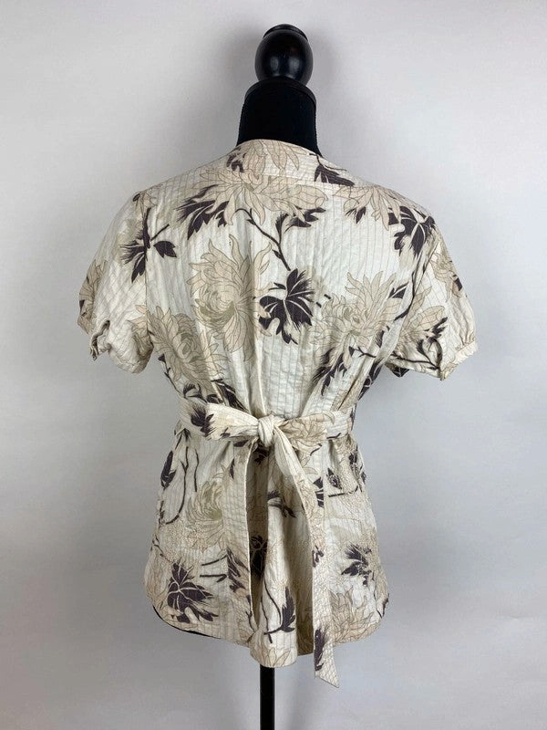 Extravagante Bluse mit Blumen