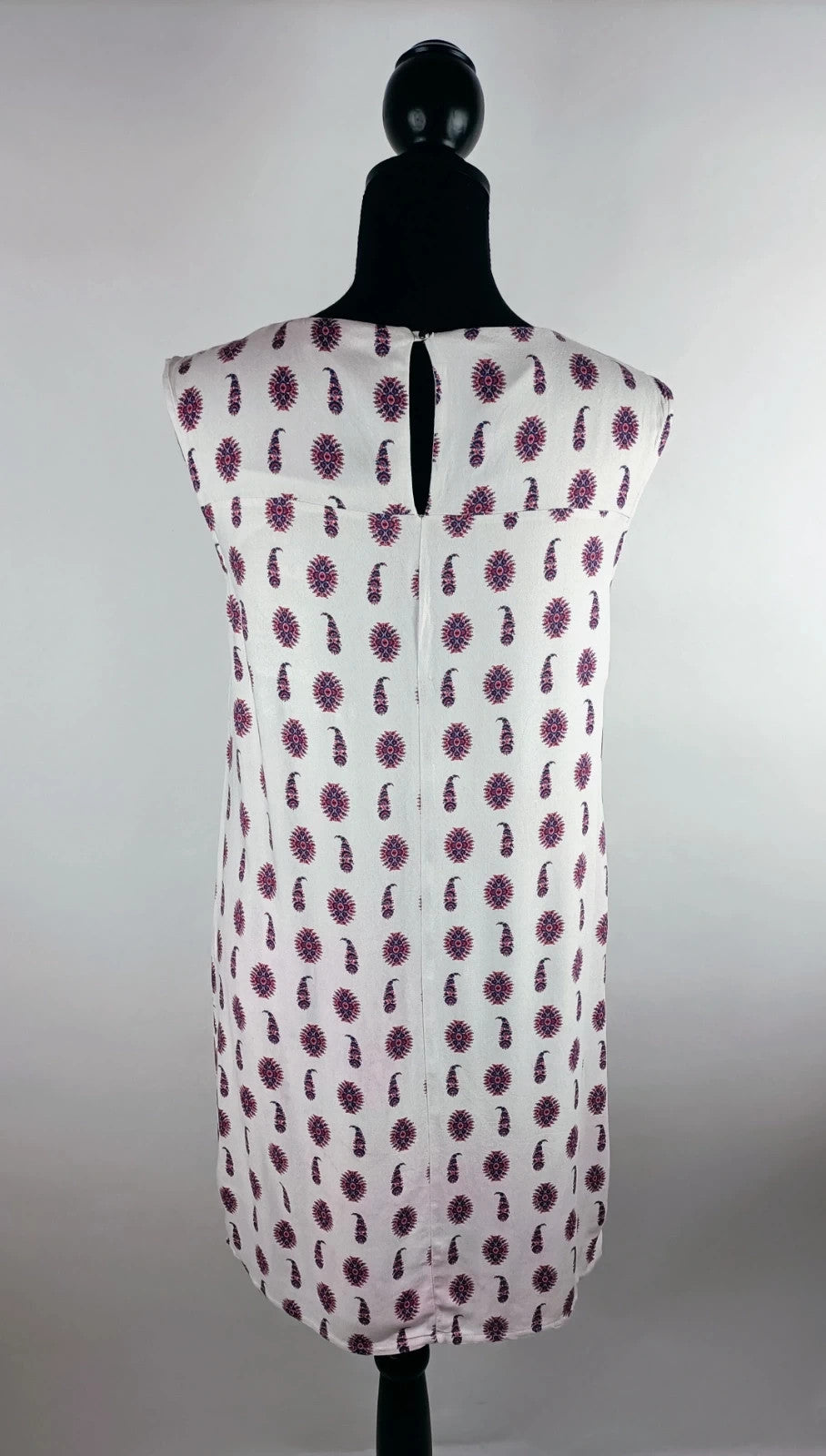 Bezauberndes Kleid für den Frühling 