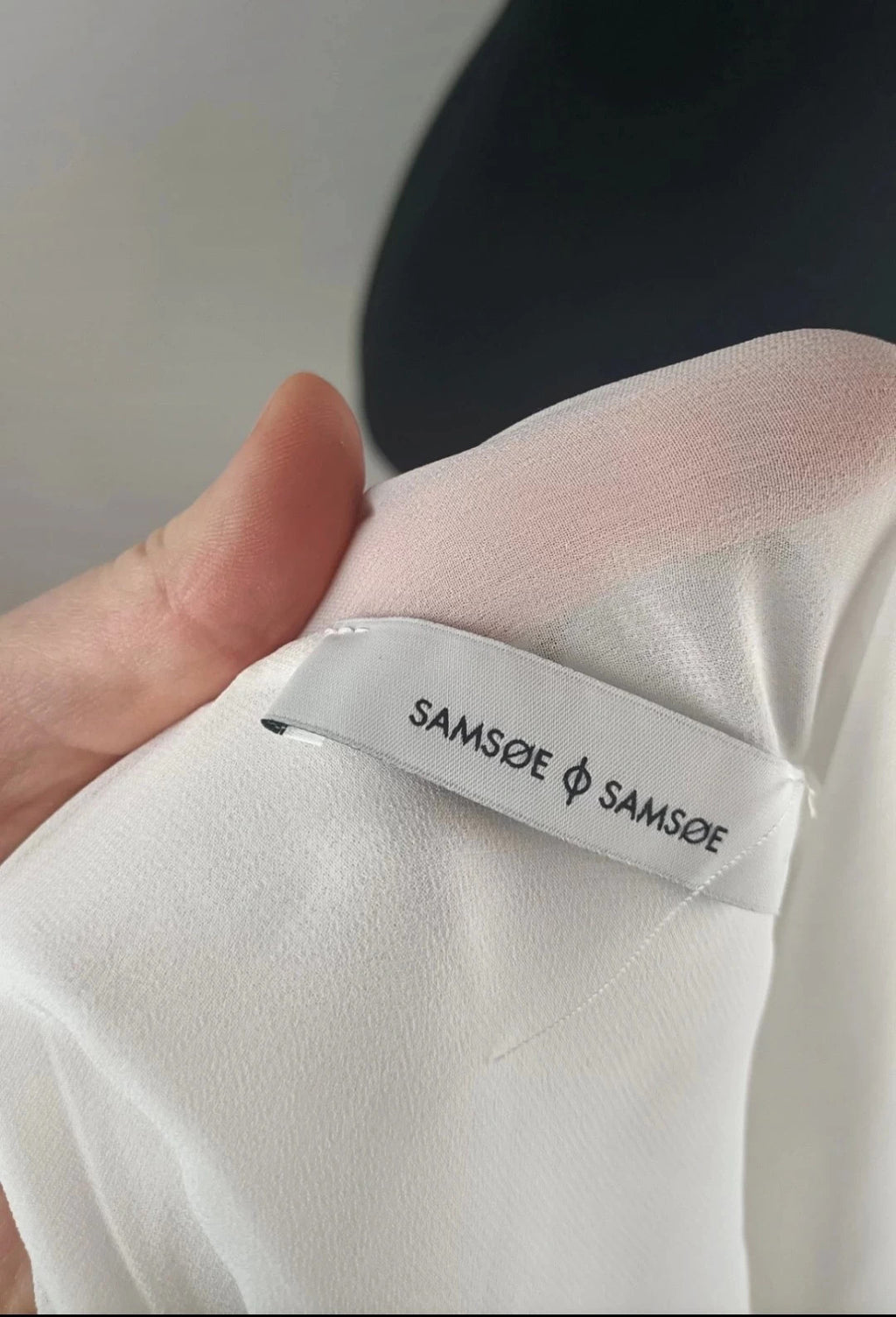 Bezauberndes Kleid für den Sommer 