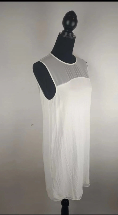 Bezauberndes Kleid für den Sommer 