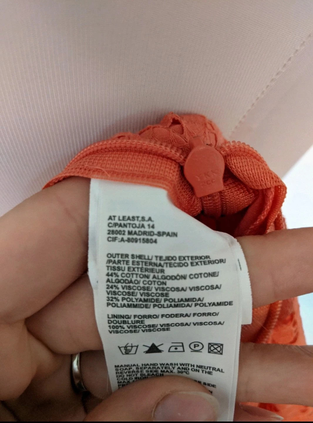 Bezauberndes Kleid für den Sommer 