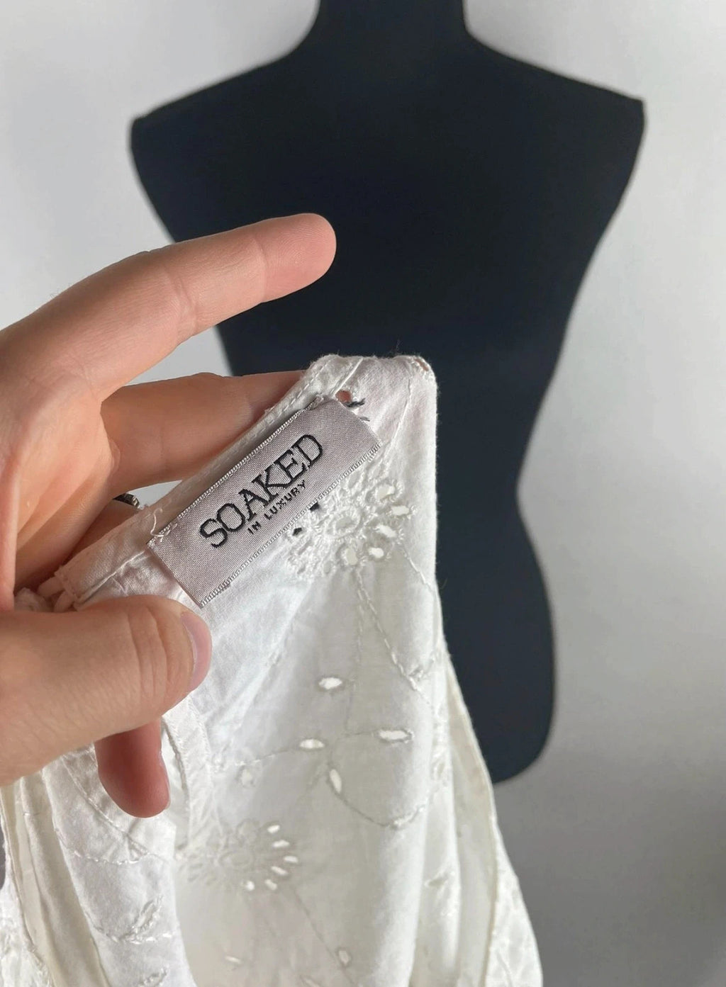 Bezaubernde Bluse mit Lochmuster 
