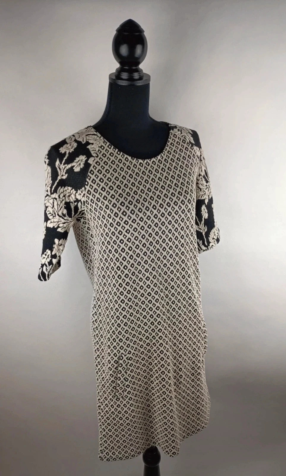 Charmantes Kleid – Second-Hand bei Schickisch