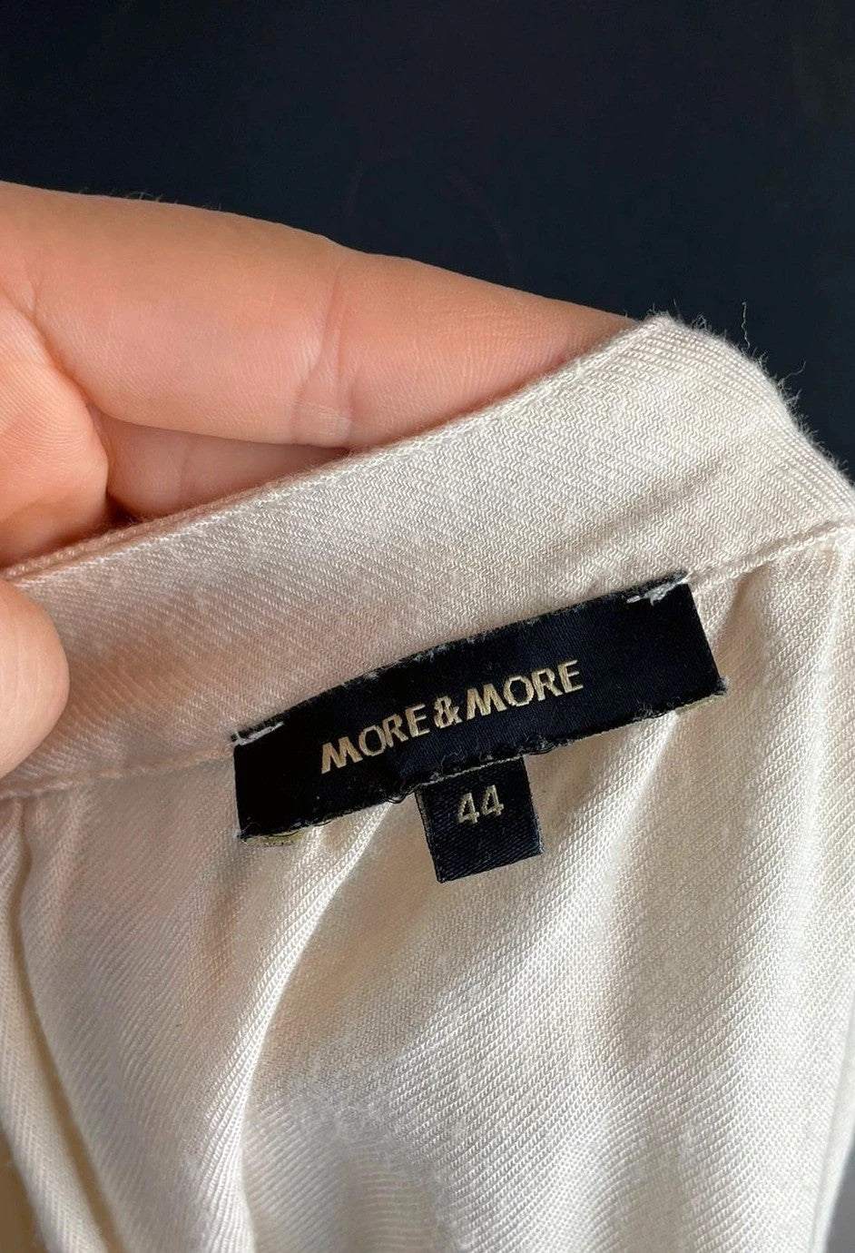 Charmante Bluse mit Stickerei 