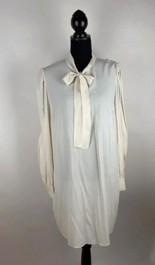 Bezauberndes Kleid für die Feiertage 