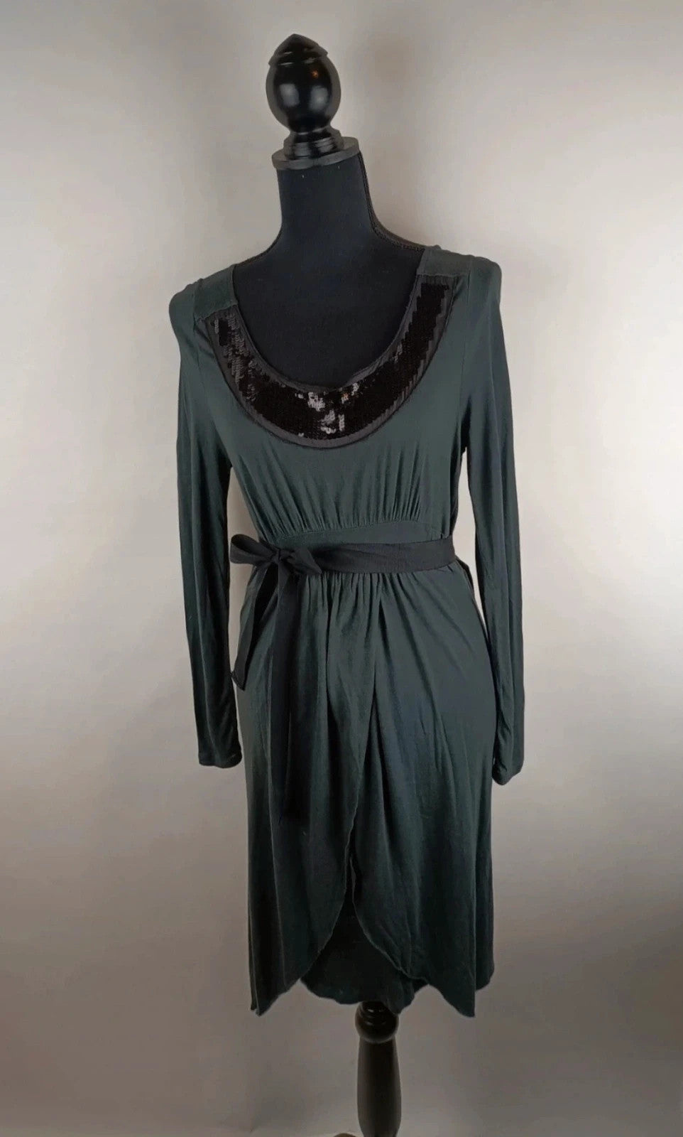 Kleid mit Pailletten – Second-Hand bei Schickisch
