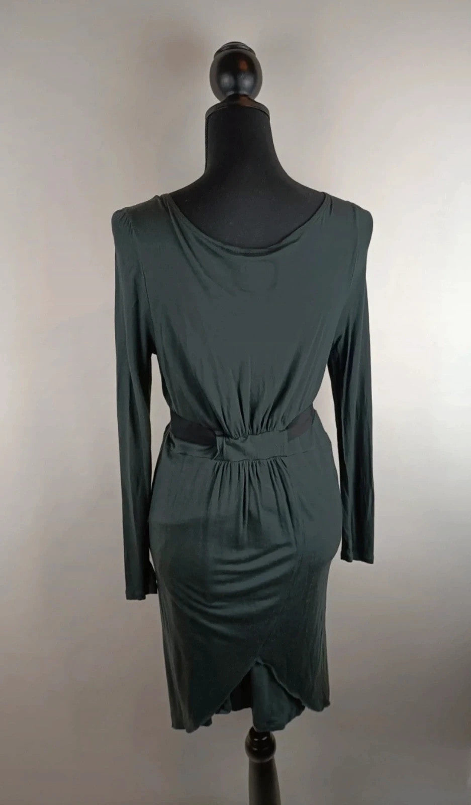 Charmantes Kleid mit Pailletten 