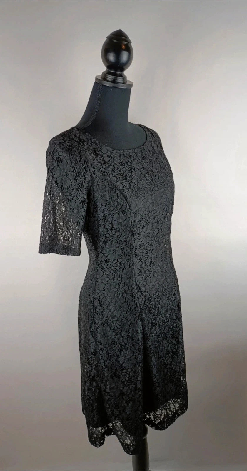 Schönes Kleid für die Feiertage 