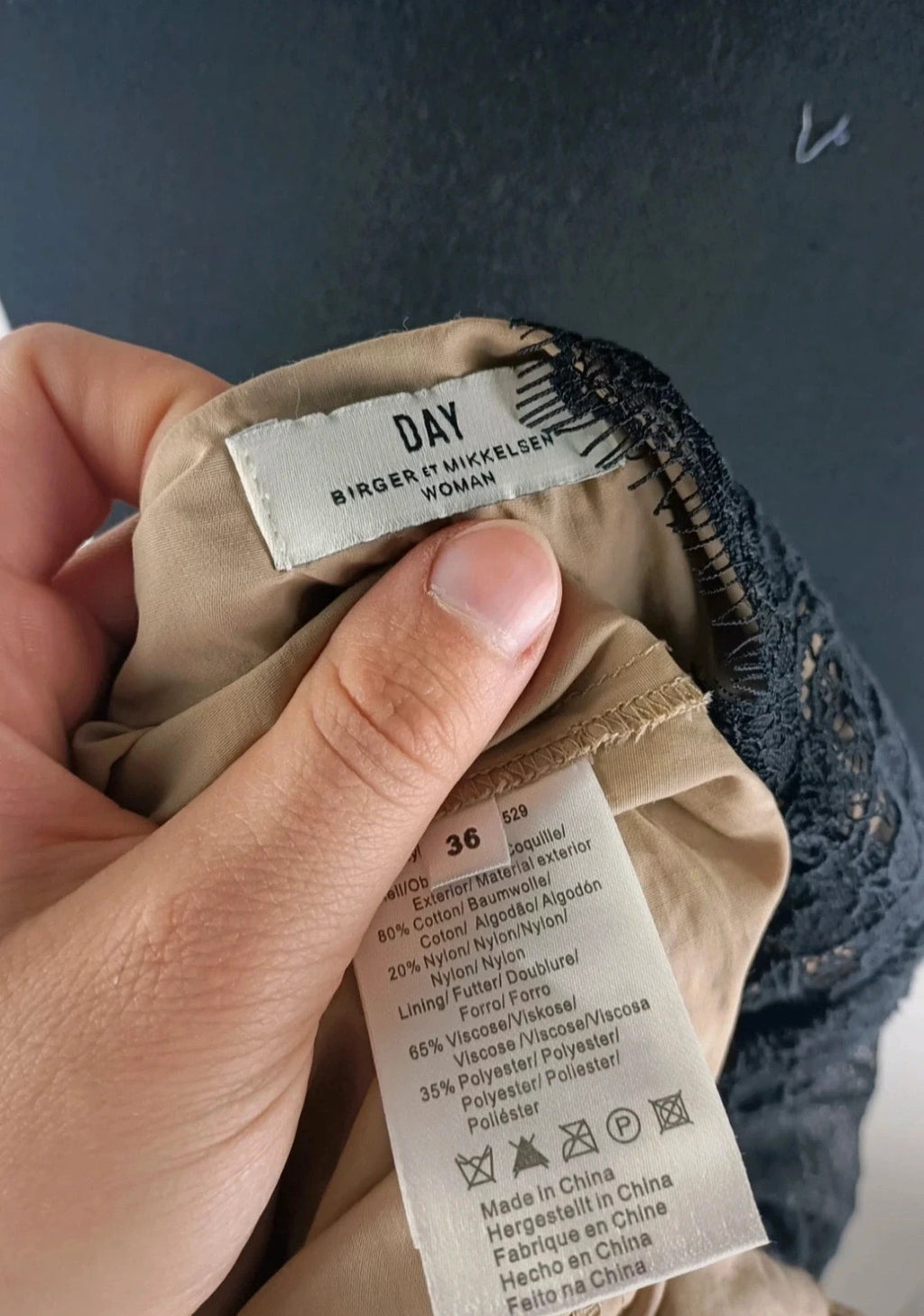 Bezauberndes Kleid für die Feiertage 