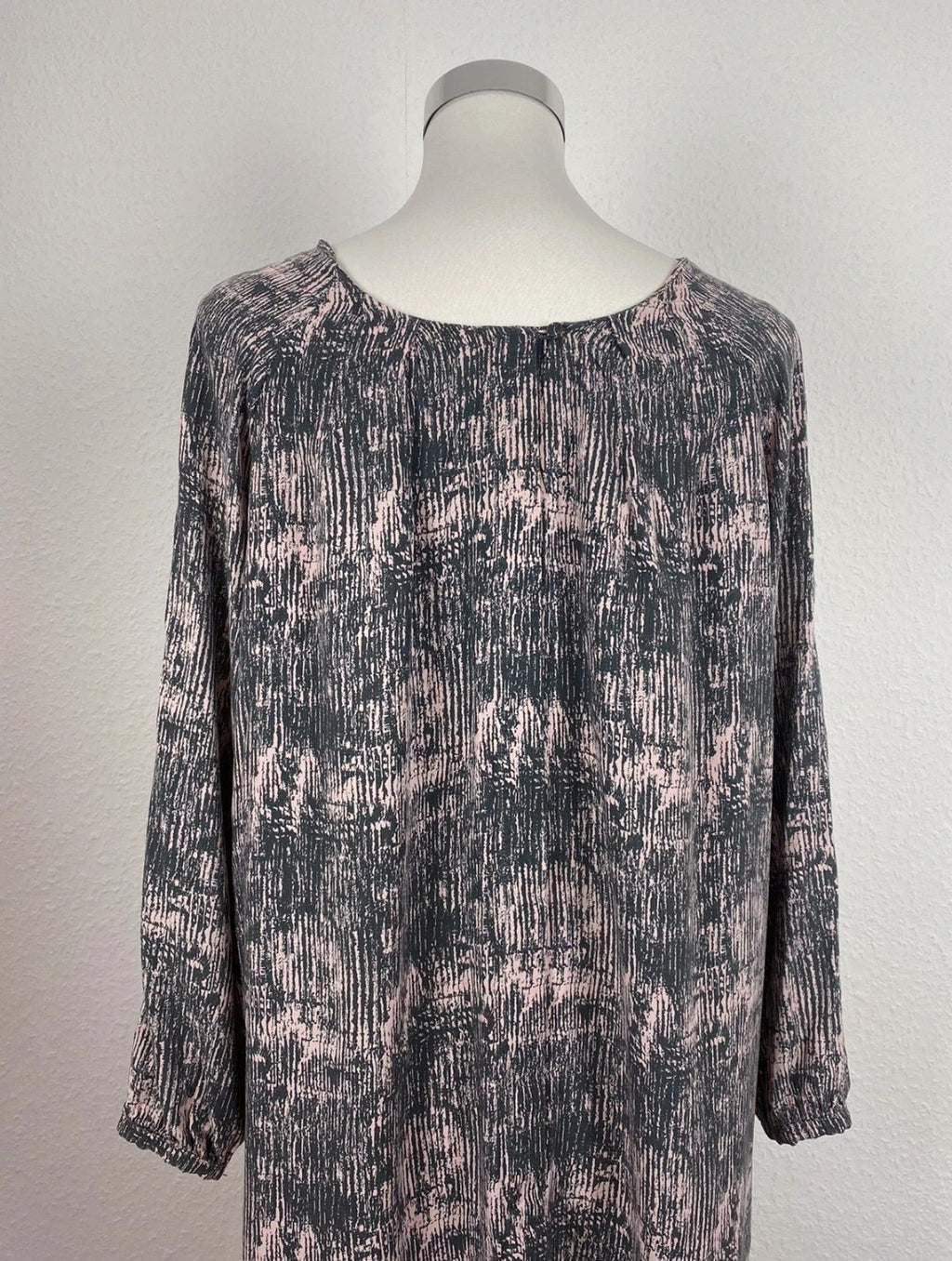 Charmantes Kleid mit Muster 
