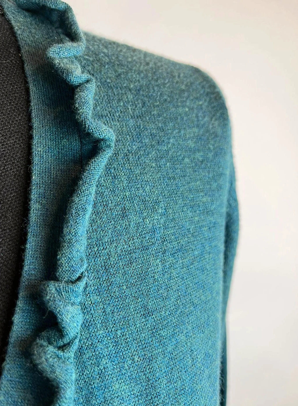 Charmanter Cardigan in Petrol