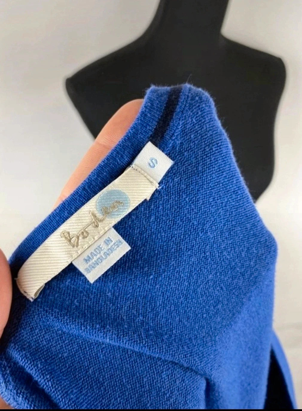 Lässiger Pullover in blau 