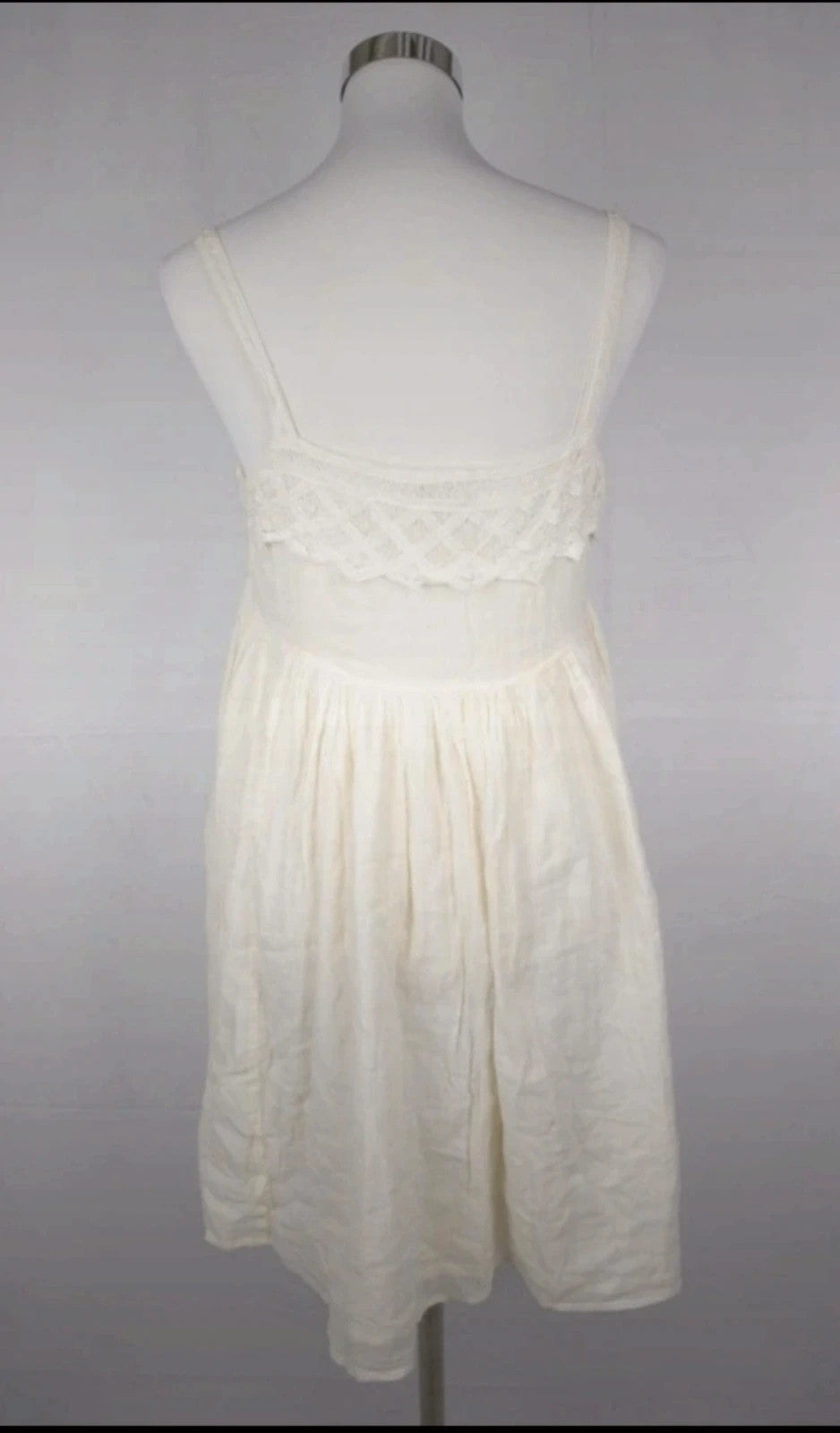Charmantes Kleid für den Frühling