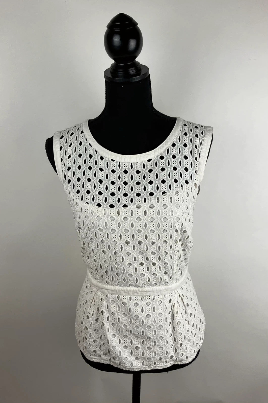 Bluse mit Lochmuster – Second-Hand bei Schickisch