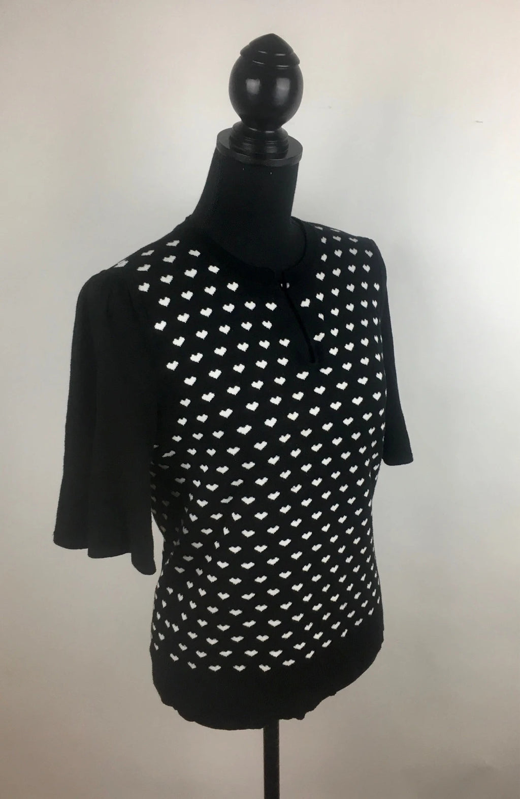 Pullover mit Herzen – Second-Hand bei Schickisch
