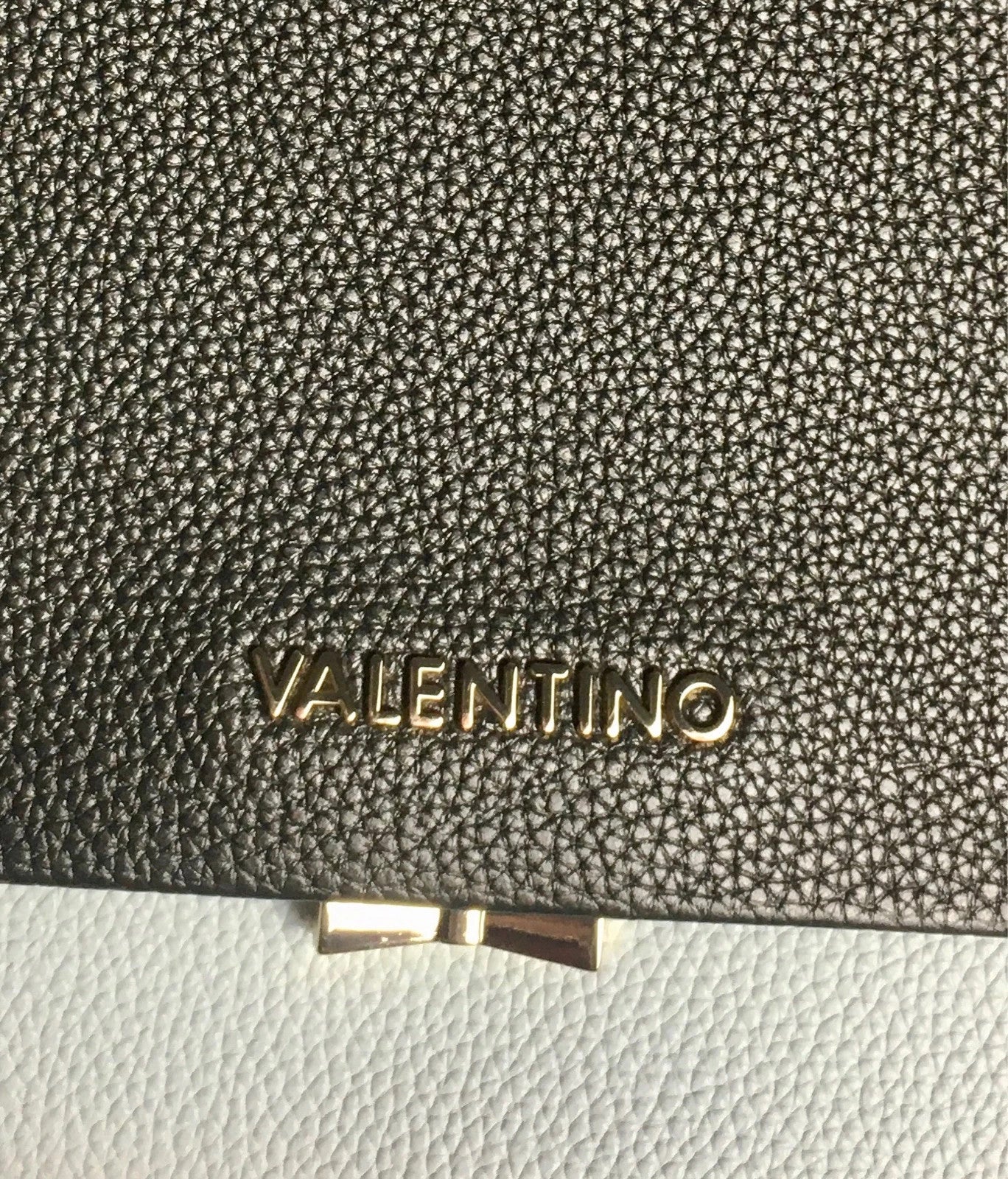 Elegante Tasche mit Schleife