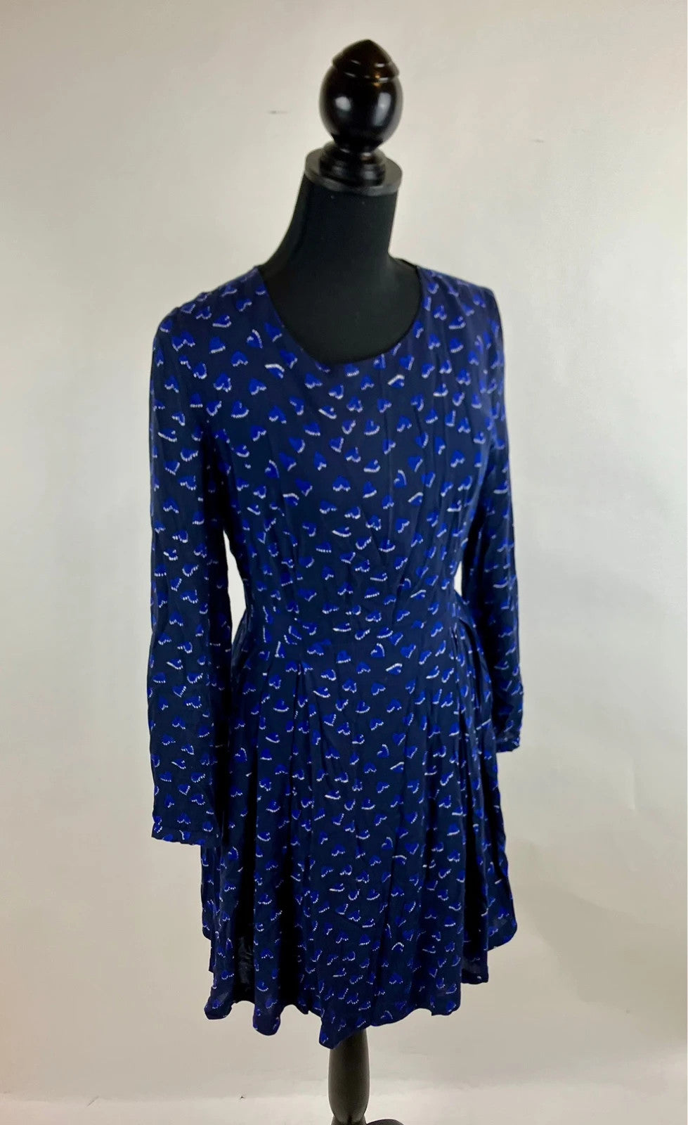 Kleid mit Herzen – Second-Hand bei Schickisch