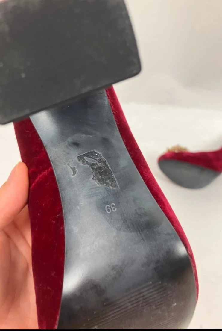 Glamouröse Samt-Pump – perfekt für Silvester!