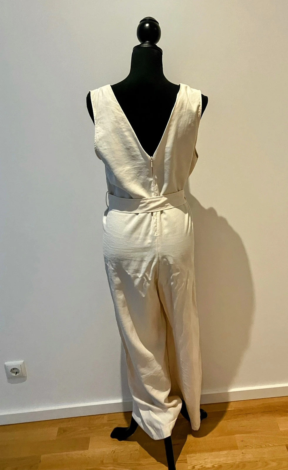 Mango Sommer-Jumpsuit mit Bindegürtel